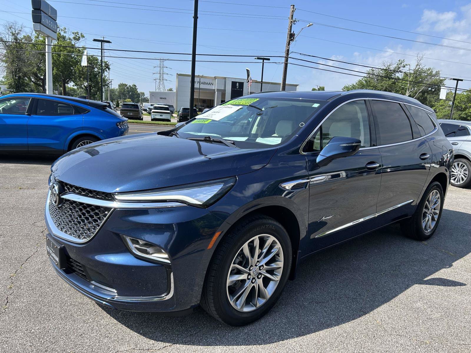 Used 2024 Buick Enclave Avenir w/ Avenir Technology Package FWD image 9