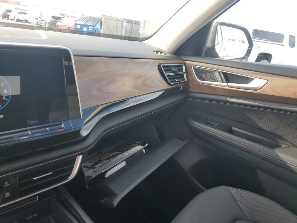 Used 2024 Volkswagen Atlas SE image 19