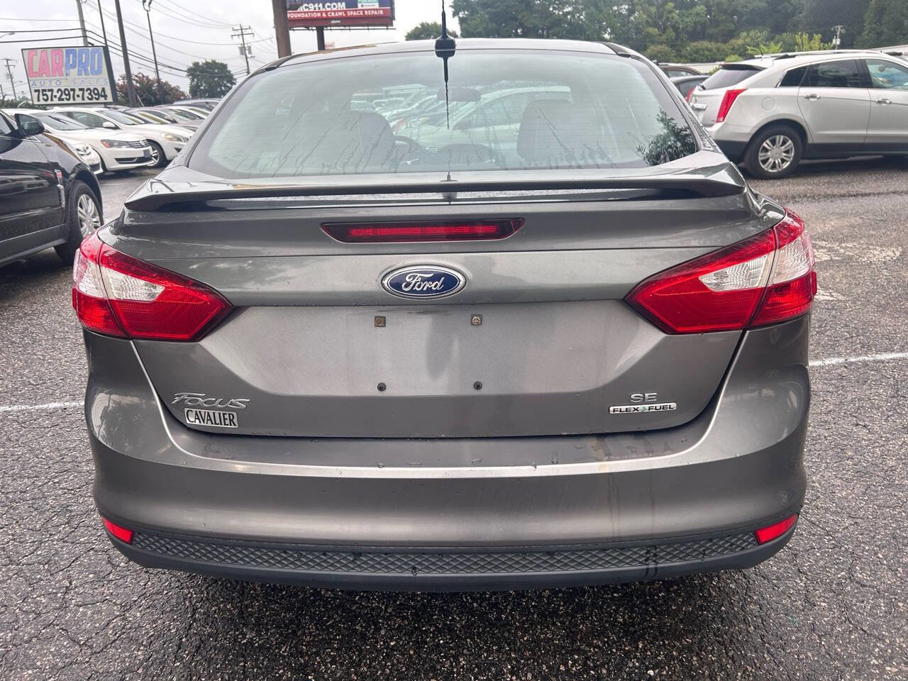 Used 2012 Ford Focus SE w/ SE Sport Pkg image 6