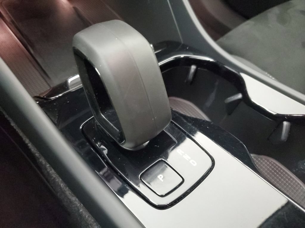 Certified 2024 Volvo C40 P8 Recharge Ultimate w/ Protection Package Premier RWD image 34