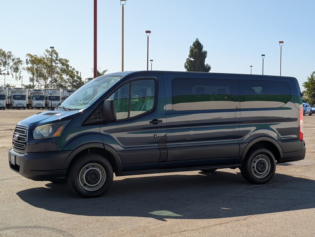 Used 2016 Ford Transit 150 XL RWD image 2