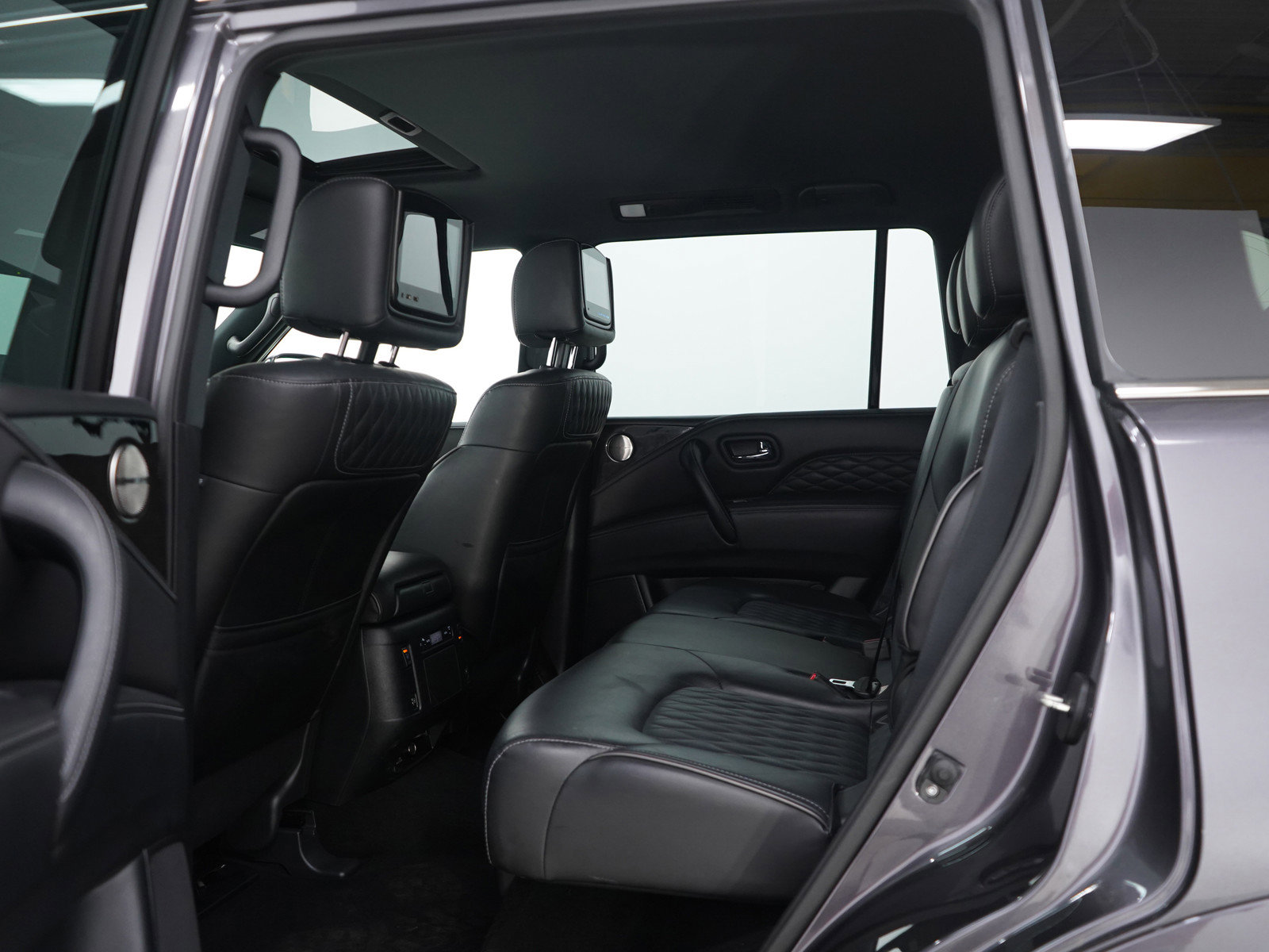 Used 2024 INFINITI QX80 Premium Select image 23