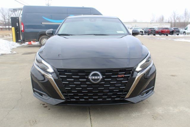 Used 2025 Nissan Altima 2.5 SR w/ SR Premium Package image 7