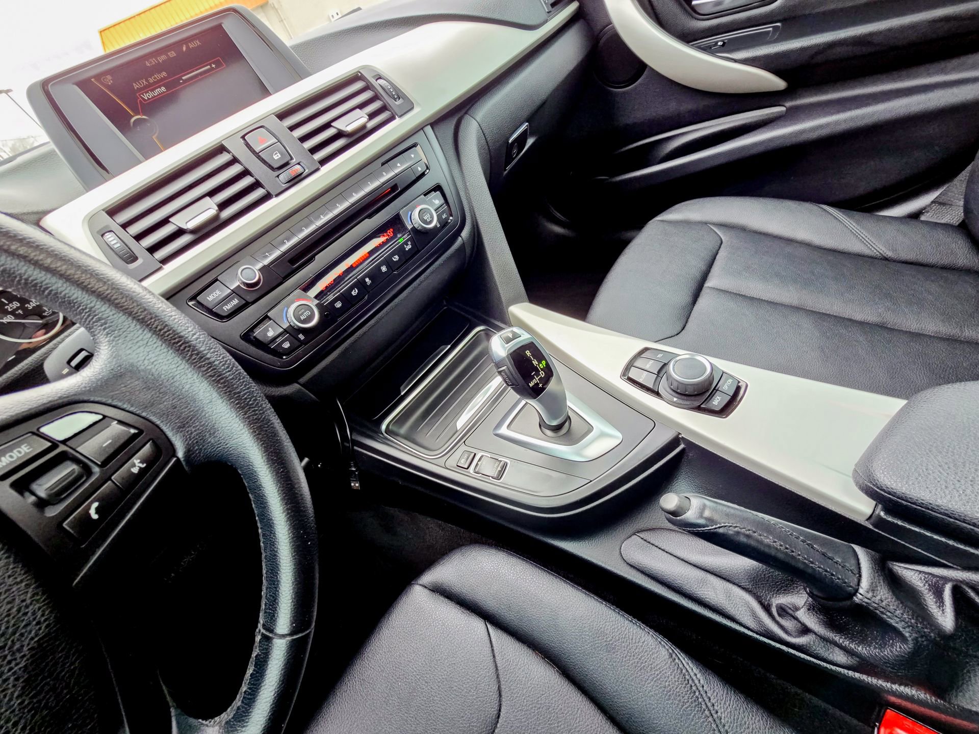 Used 2014 BMW 320i xDrive Sedan image 15