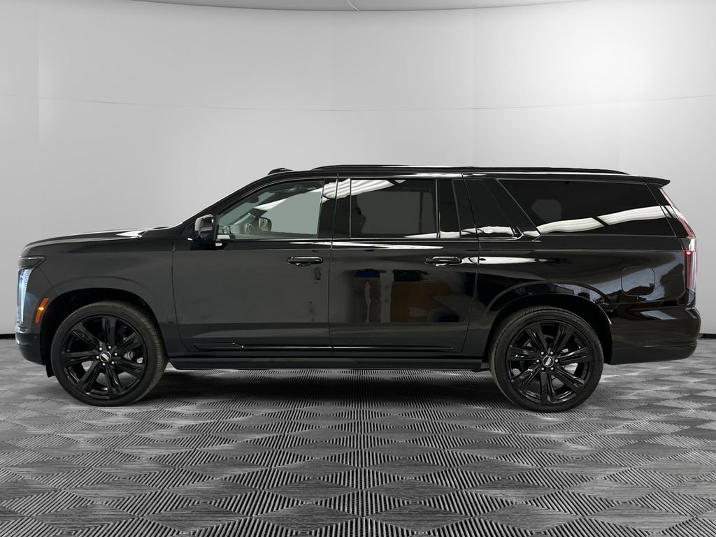 Used 2025 Cadillac Escalade ESV Sport Platinum AWD/4WD image 2