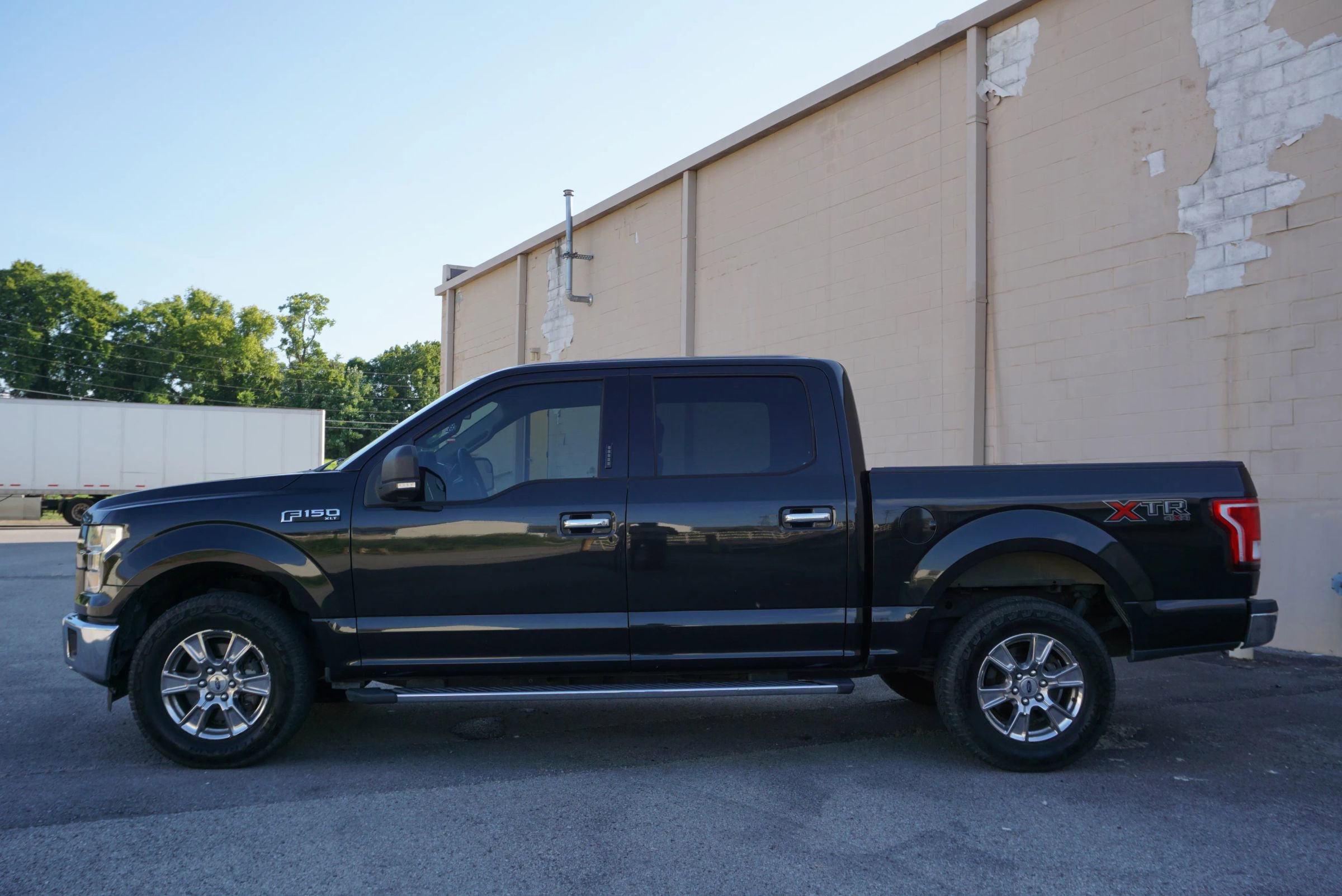 Used 2015 Ford F150 XLT w/ Equipment Group 301A Mid image 11
