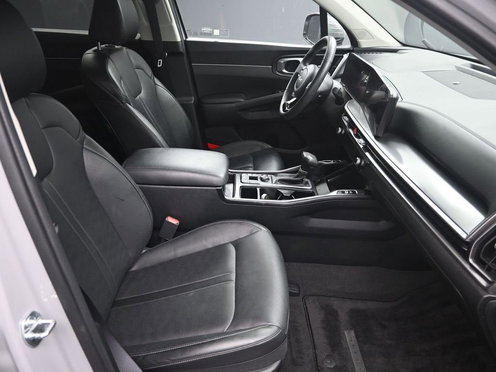 Certified 2024 Kia Sorento EX w/ Panoramic Sunroof Package image 41