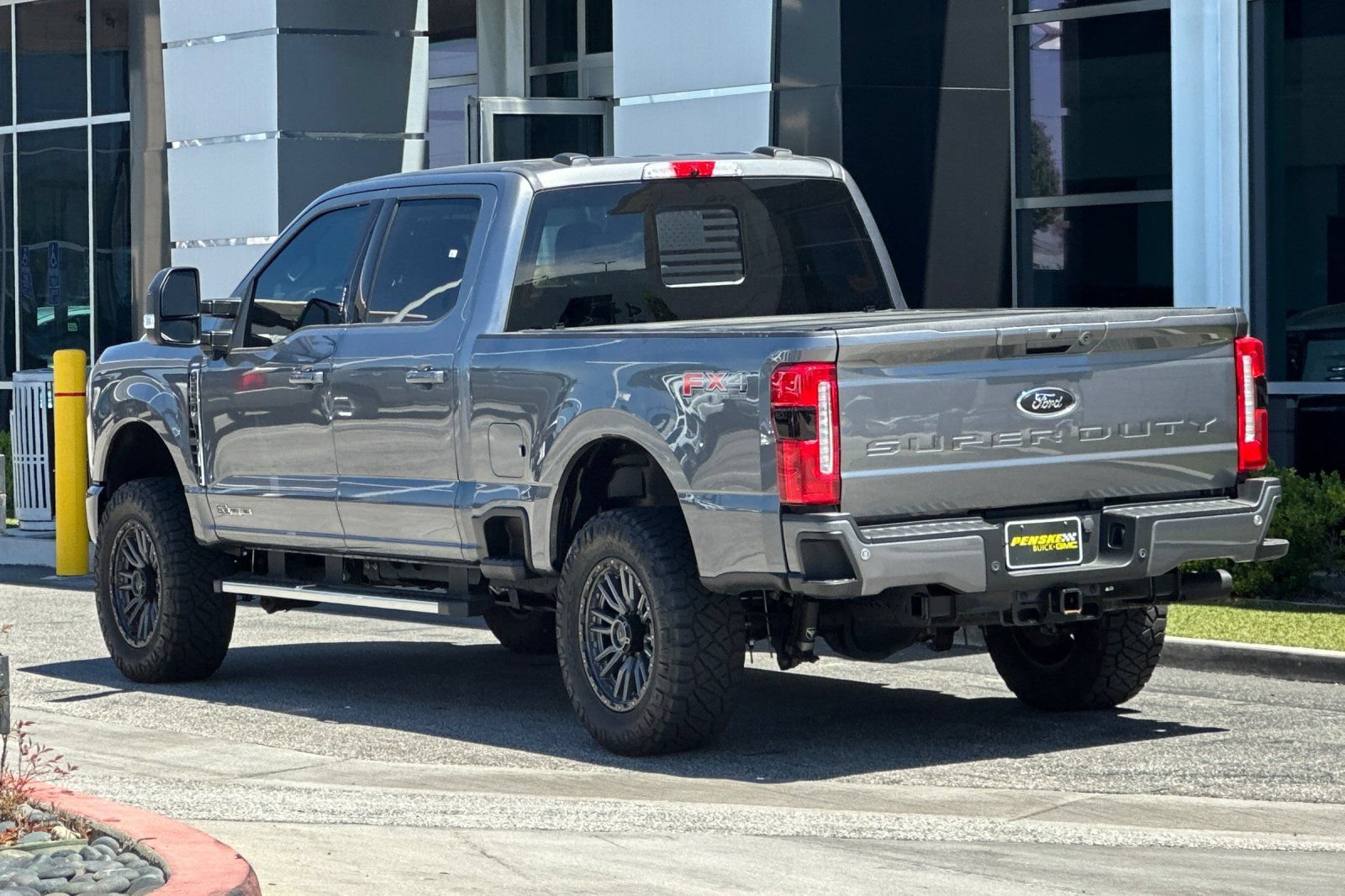 Used 2024 Ford F250 Lariat w/ FX4 Off-Road Package AWD/4WD image 6