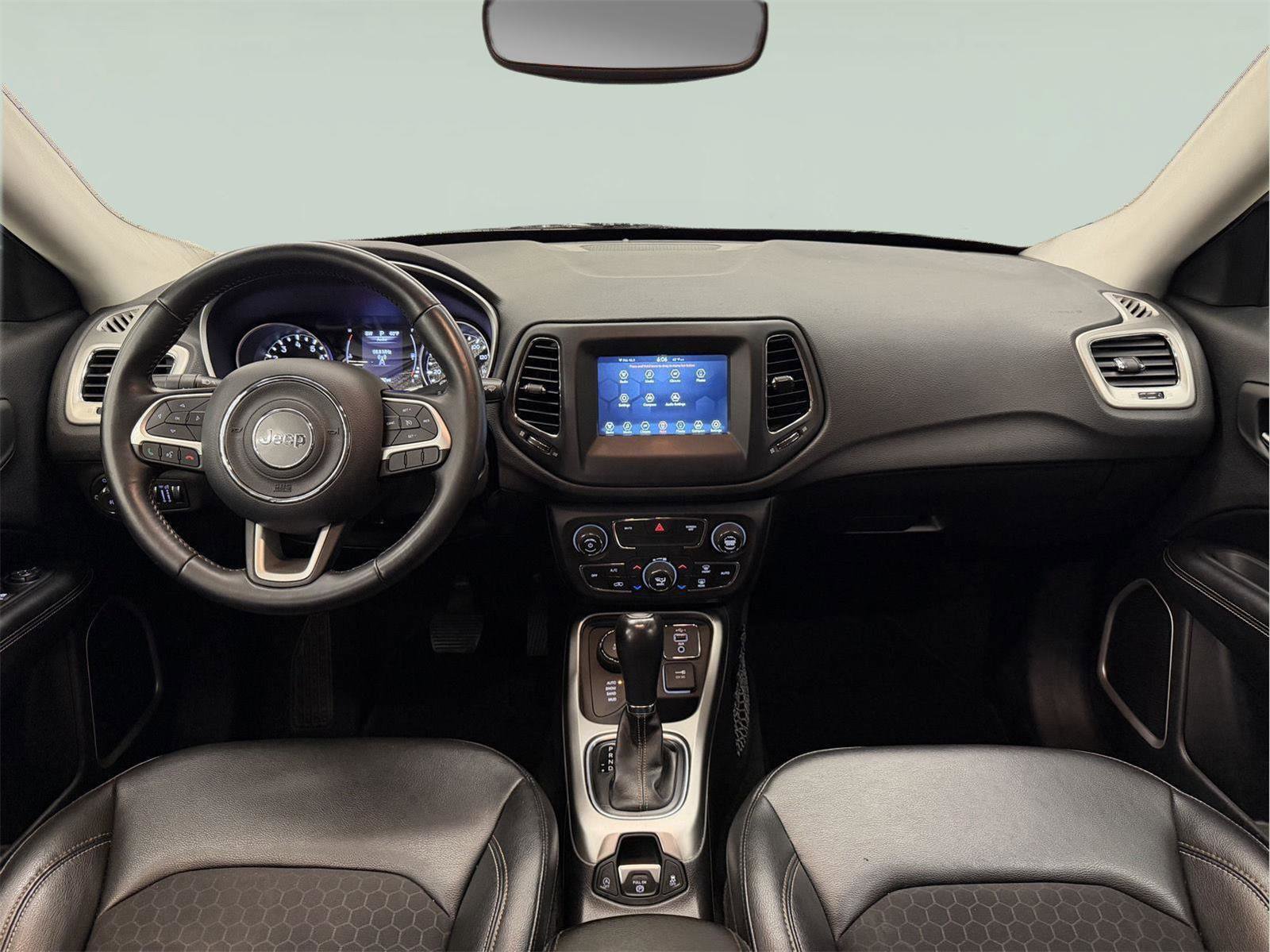 Used 2019 Jeep Compass Latitude image 32