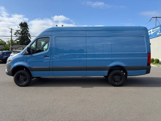 Used 2025 Mercedes-Benz Sprinter 2500 image 9
