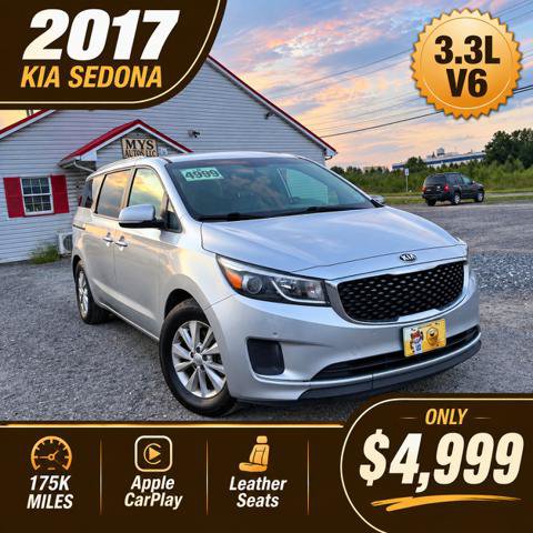 Used 2017 Kia Sedona LX w/ LX Essentials Premium Package FWD image 1
