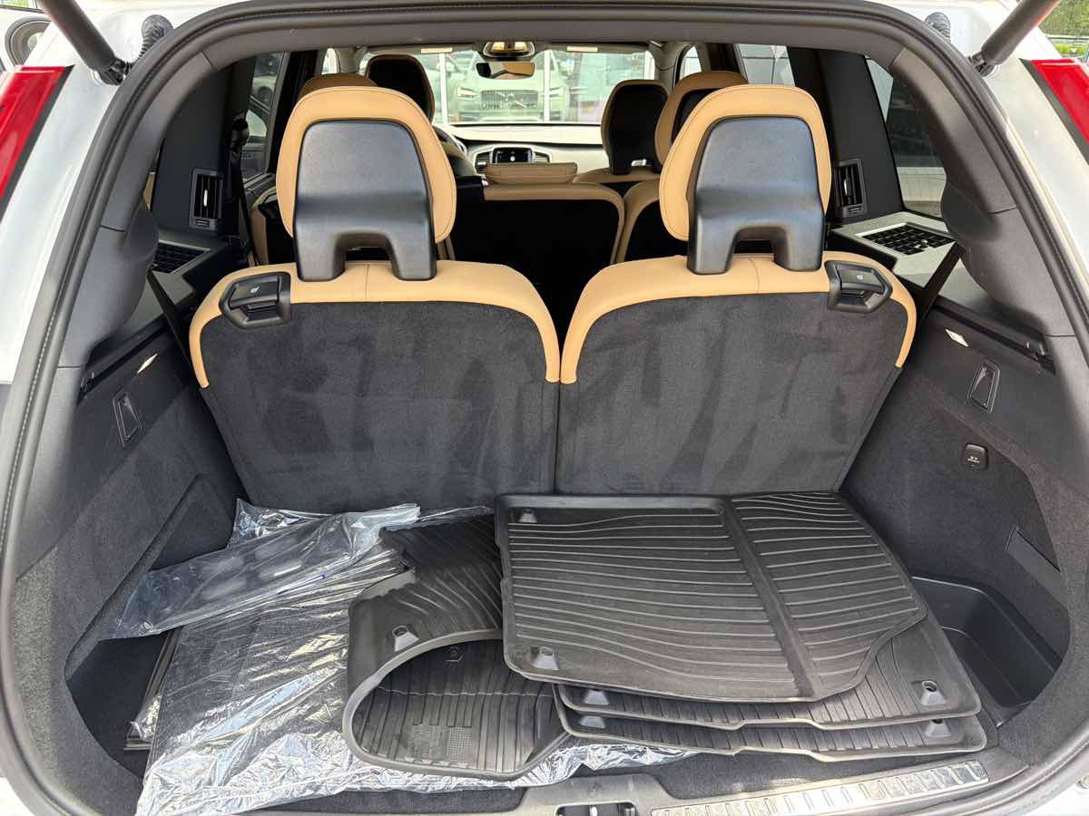 Used 2024 Volvo XC90 B6 Ultimate AWD/4WD image 32