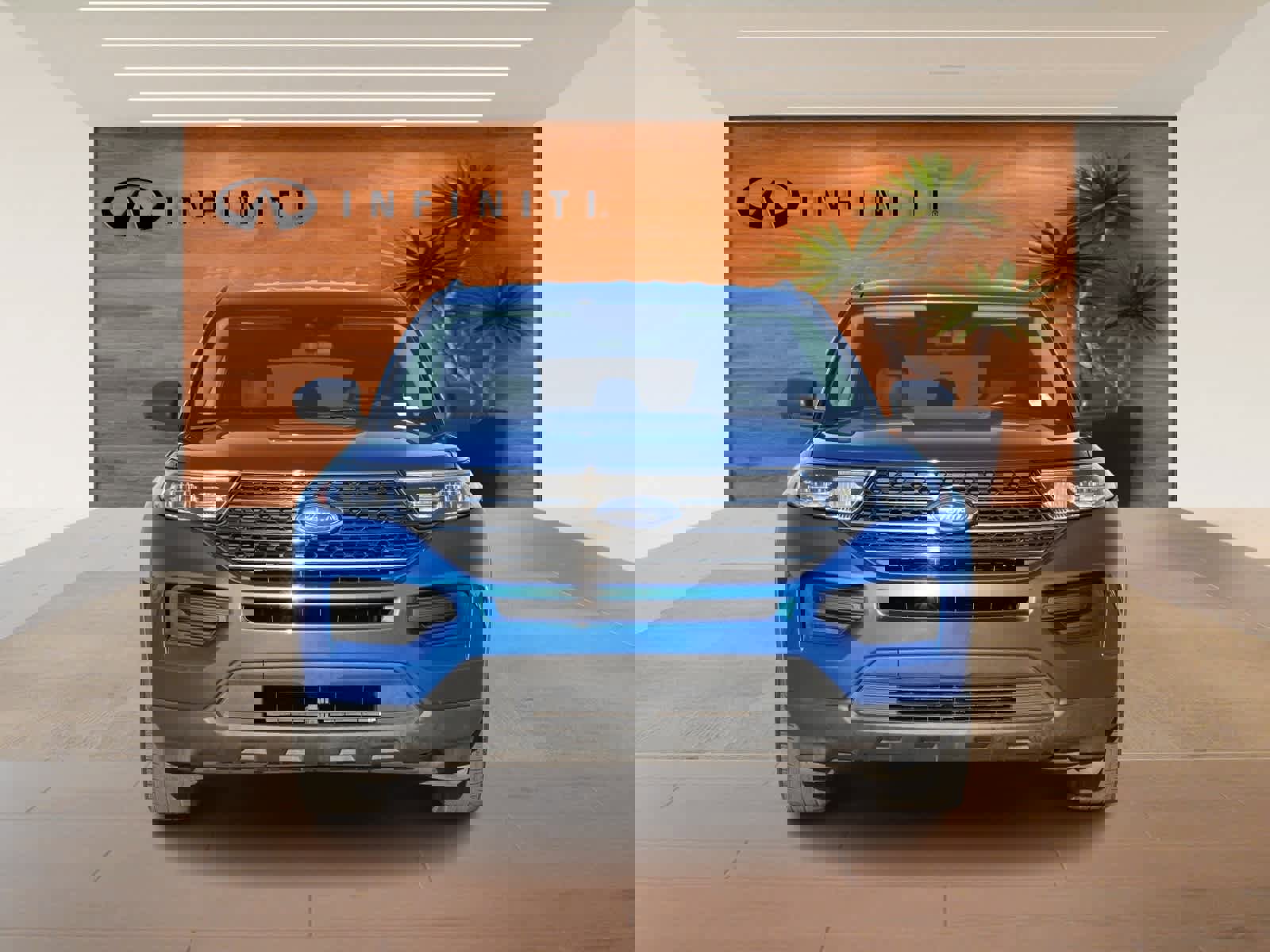 Used 2022 Ford Explorer XLT image 2