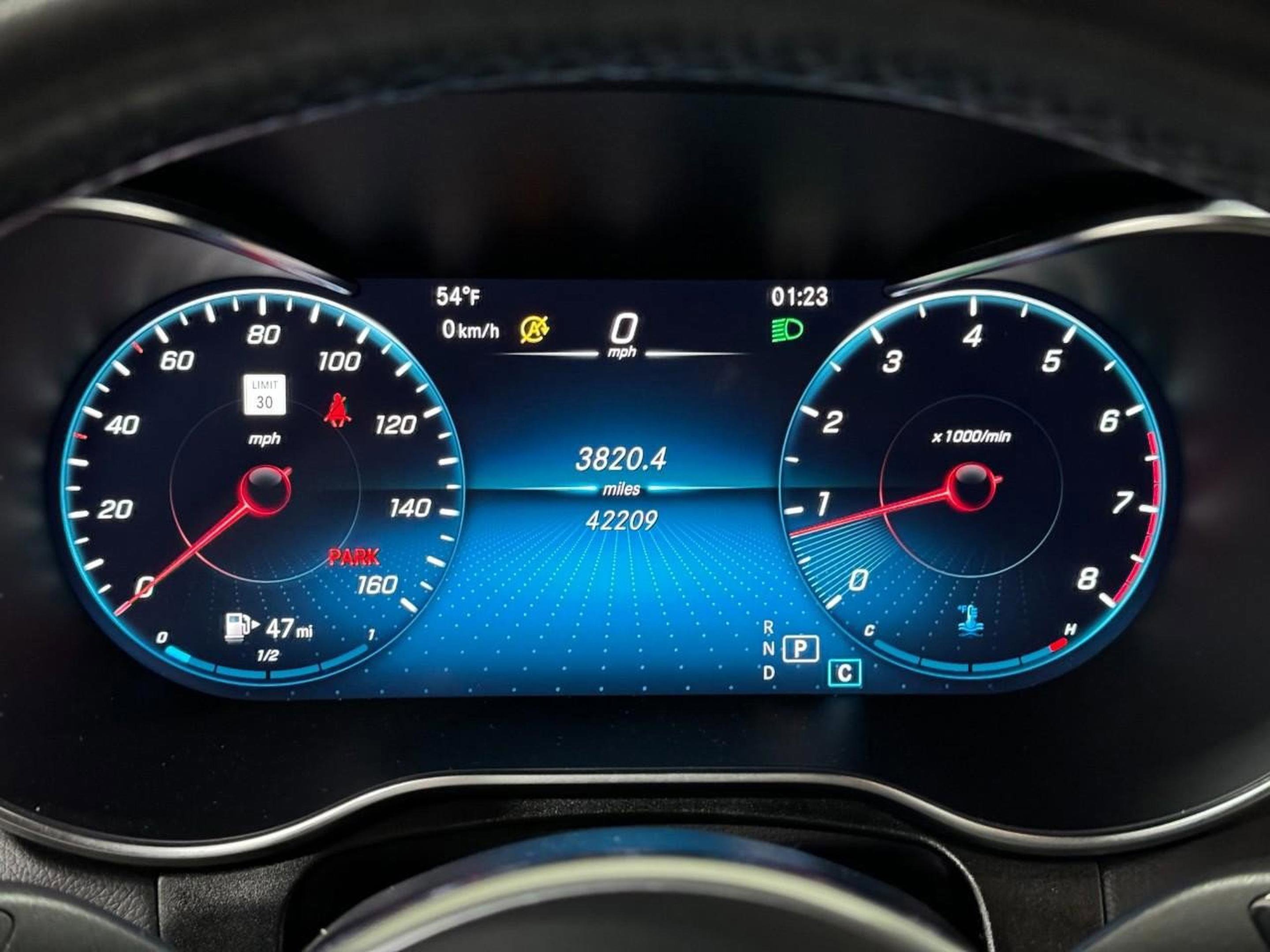 Used 2022 Mercedes-Benz GLC 300 4MATIC image 33