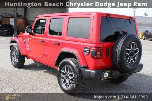 Used 2024 Jeep Wrangler Sahara image 6