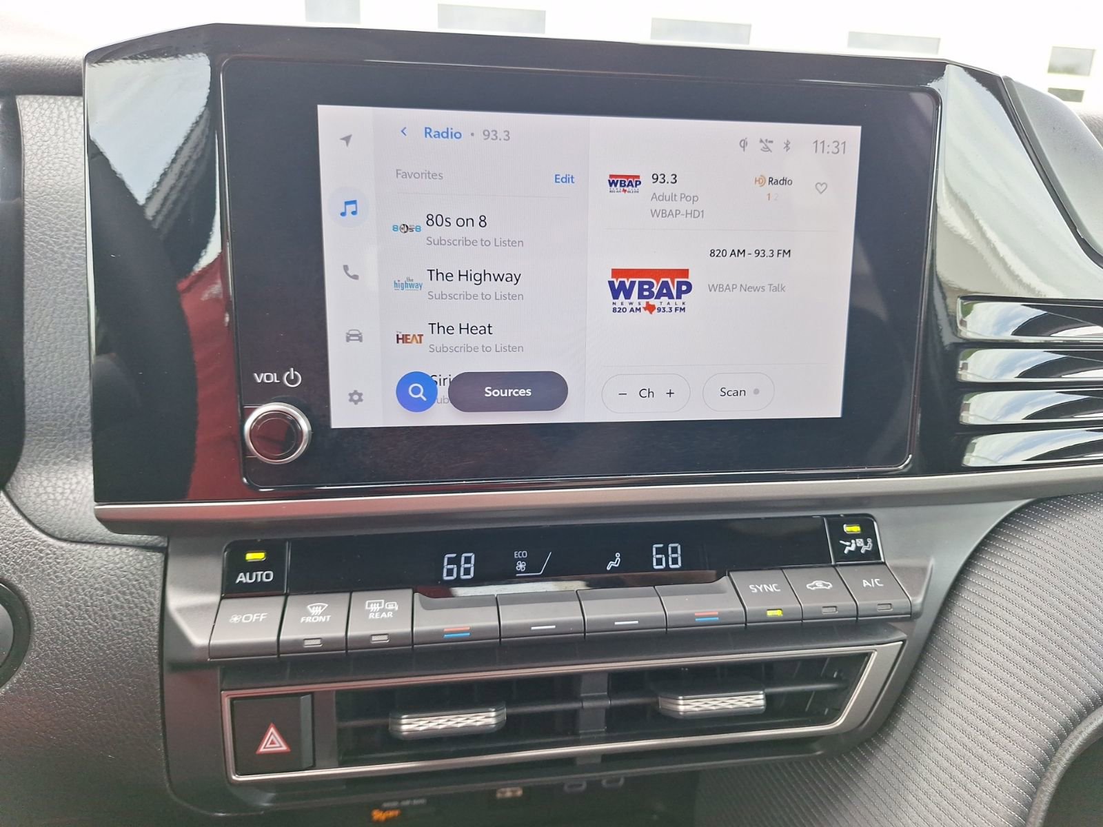 Used 2025 Toyota Camry SE w/ Convenience Package FWD image 27