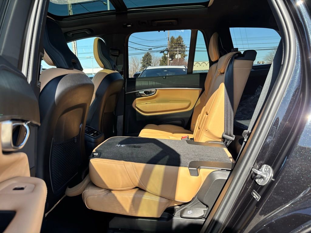 Certified 2024 Volvo XC90 T8 Ultimate w/ Protection Package Premier image 20