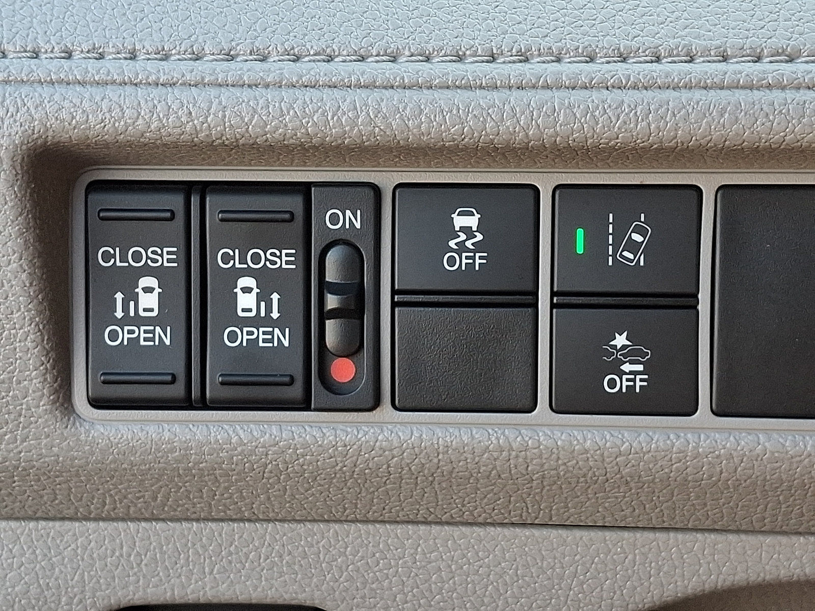 Used 2019 Honda Odyssey EX image 25