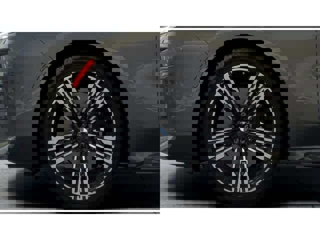 New 2026 BMW 740i xDrive w/ Luxury Rear Seating Package image 7