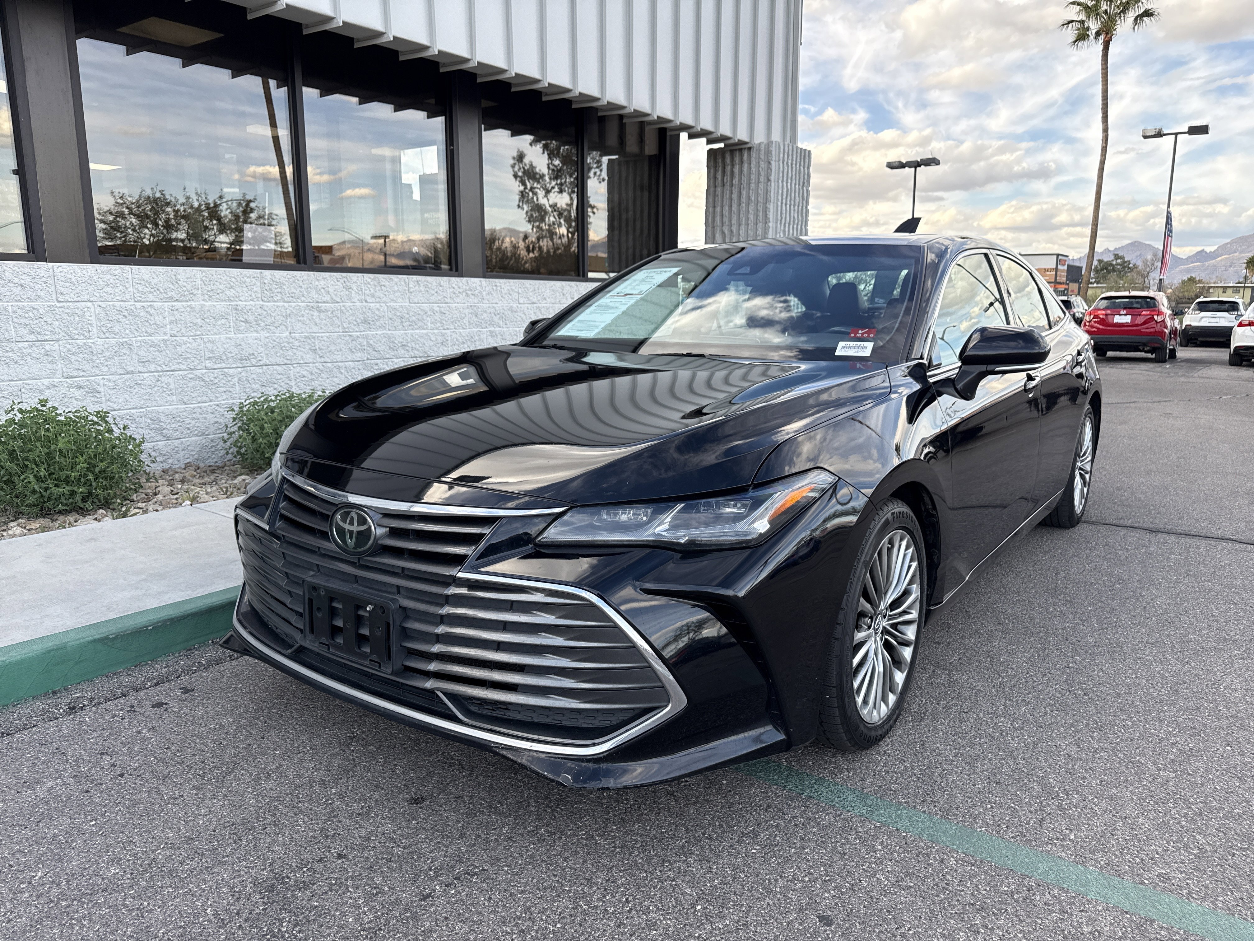 Used 2019 Toyota Avalon Limited w/ All Weather Liner Package image 5