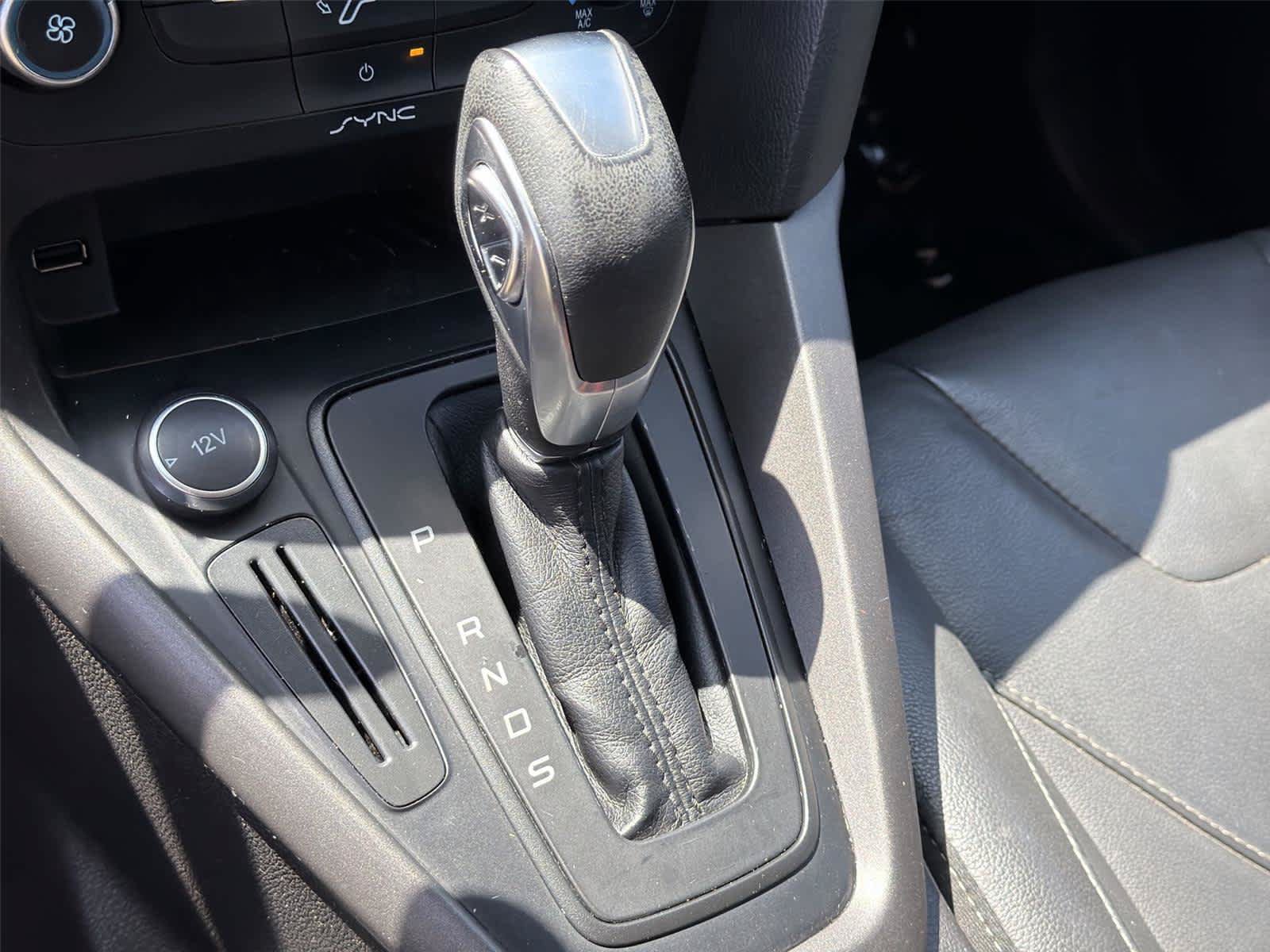 Used 2016 Ford Focus SE w/ Equipment Group 201A FWD image 18