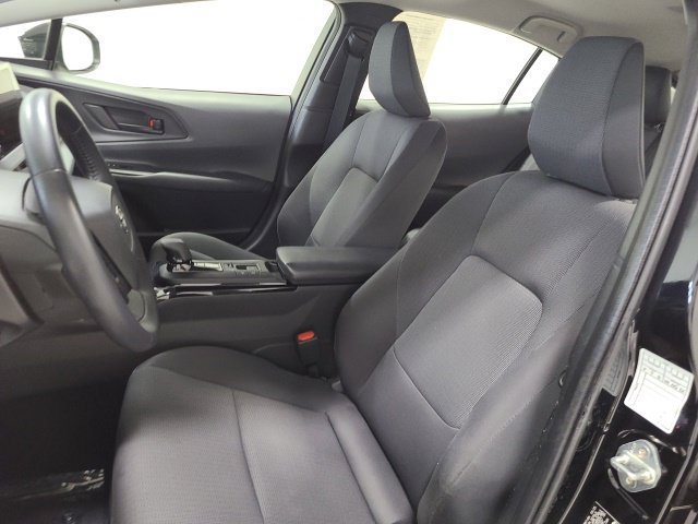 Certified 2025 Toyota Prius LE FWD image 16