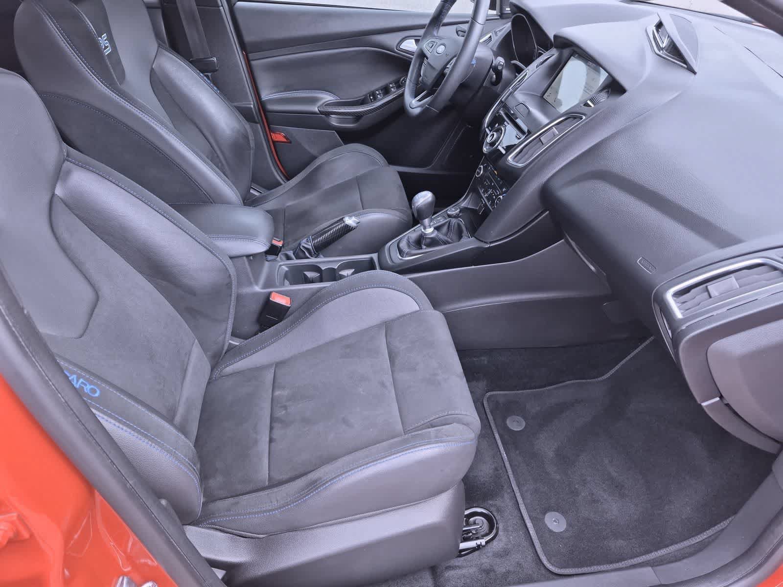 Used 2018 Ford Focus RS AWD/4WD image 23