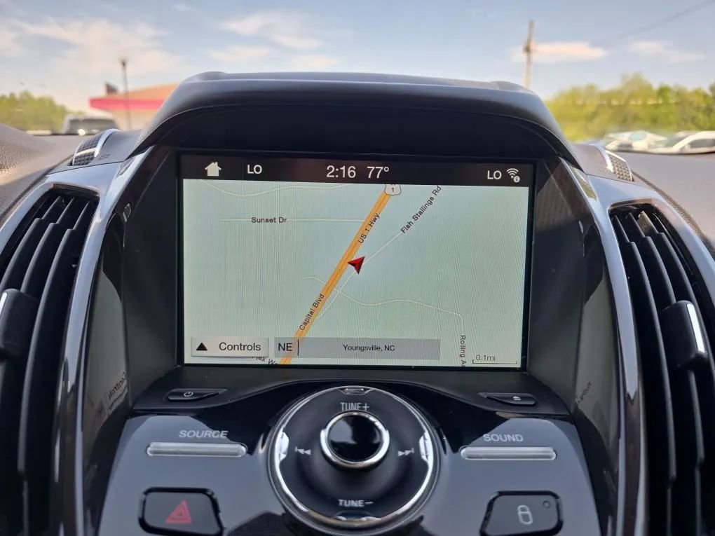 Used 2016 Ford Escape Titanium AWD/4WD image 28