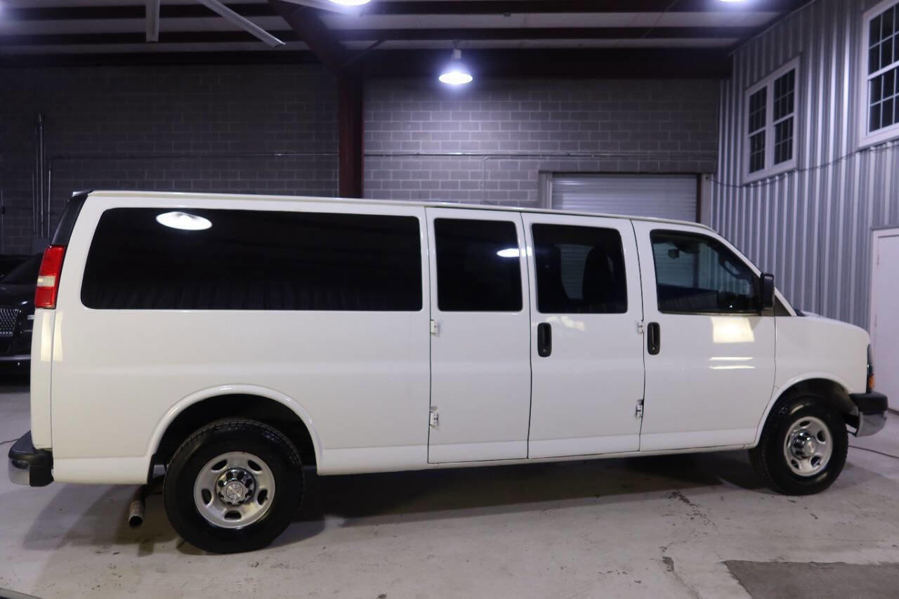 Used 2019 Chevrolet Express 3500 LT w/ LT Preferred Equipment Group RWD image 6