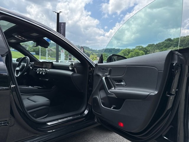 Used 2025 Mercedes-Benz CLA 250 4MATIC image 25