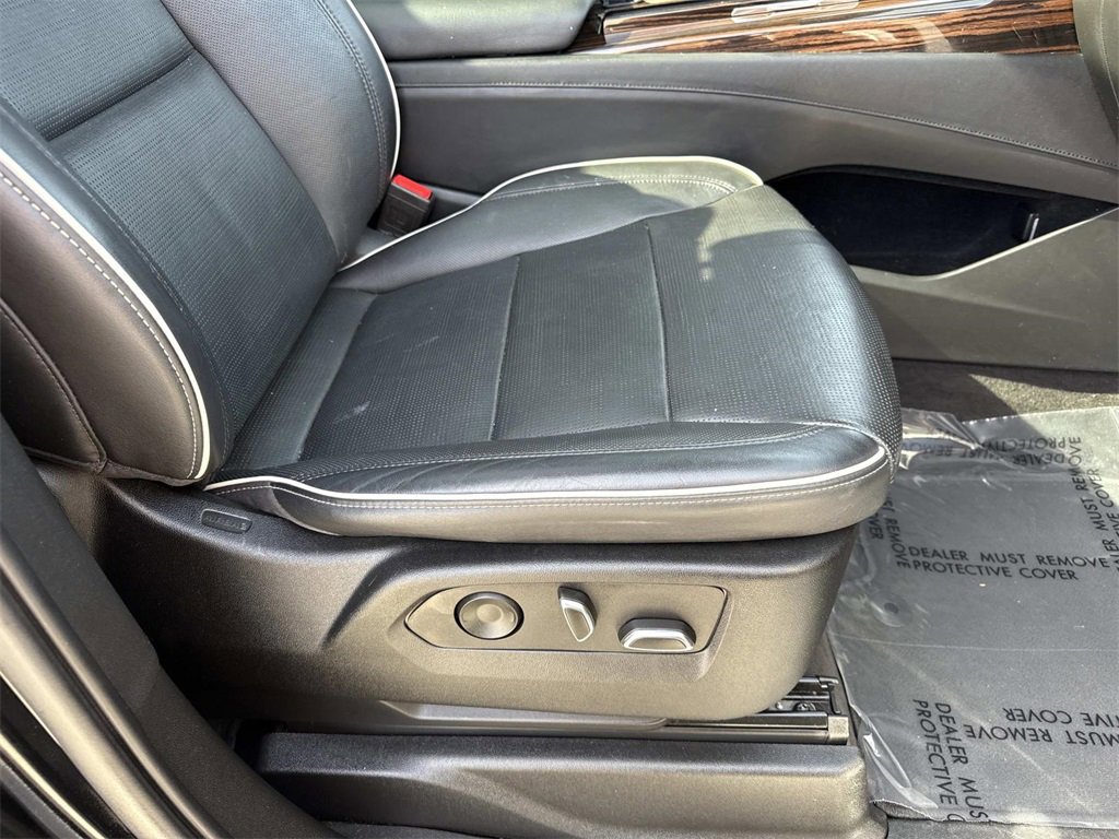Used 2023 Cadillac Escalade Premium Luxury image 35