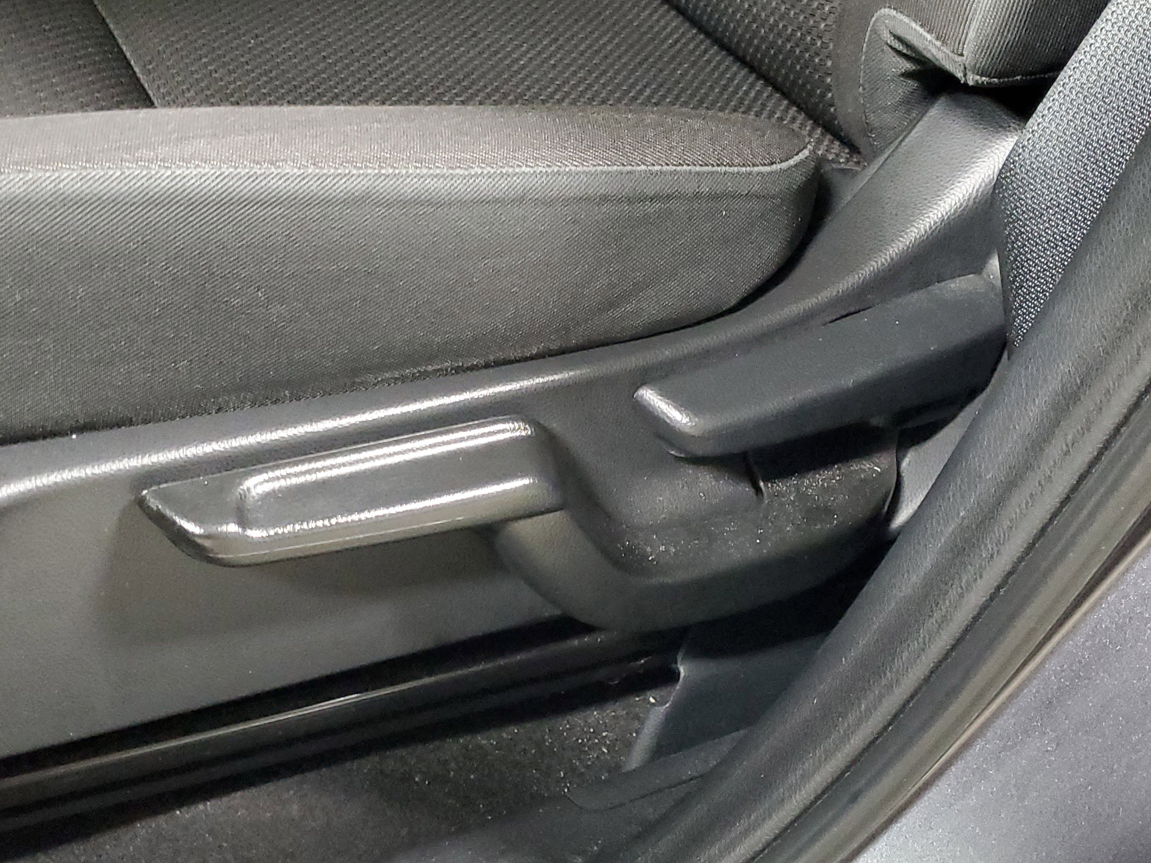 Used 2021 Honda HR-V LX image 17