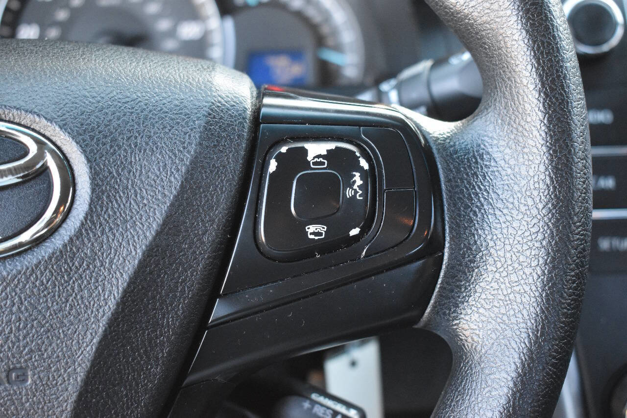 Used 2015 Toyota Camry LE FWD image 21