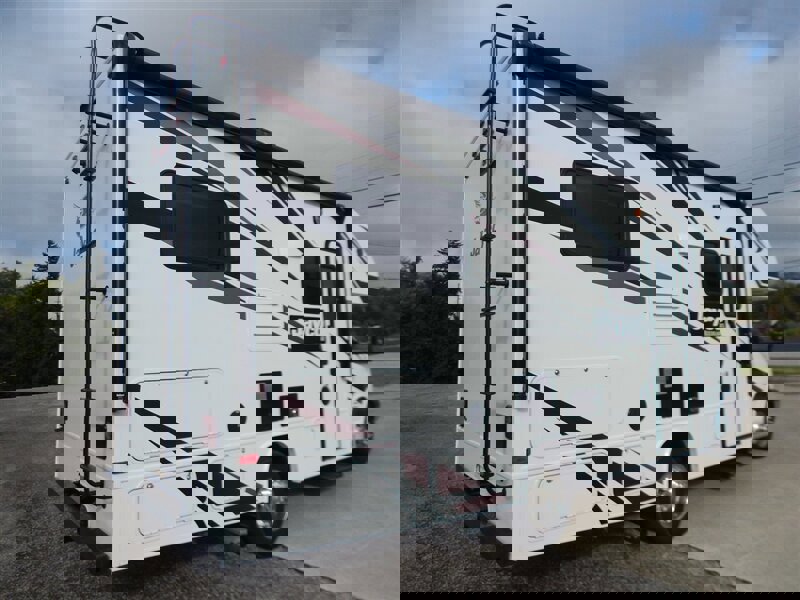 Used 2020 Chevrolet Express 4500 w/ RV Package image 3