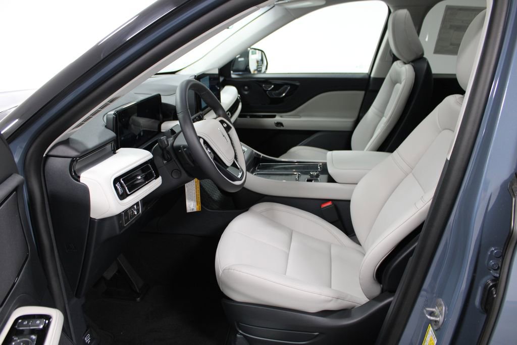 New 2025 Lincoln Aviator 2WD w/ Equipment Group 101A image 22