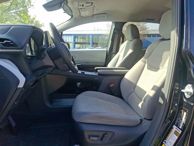 Used 2025 Toyota Sienna LE image 15