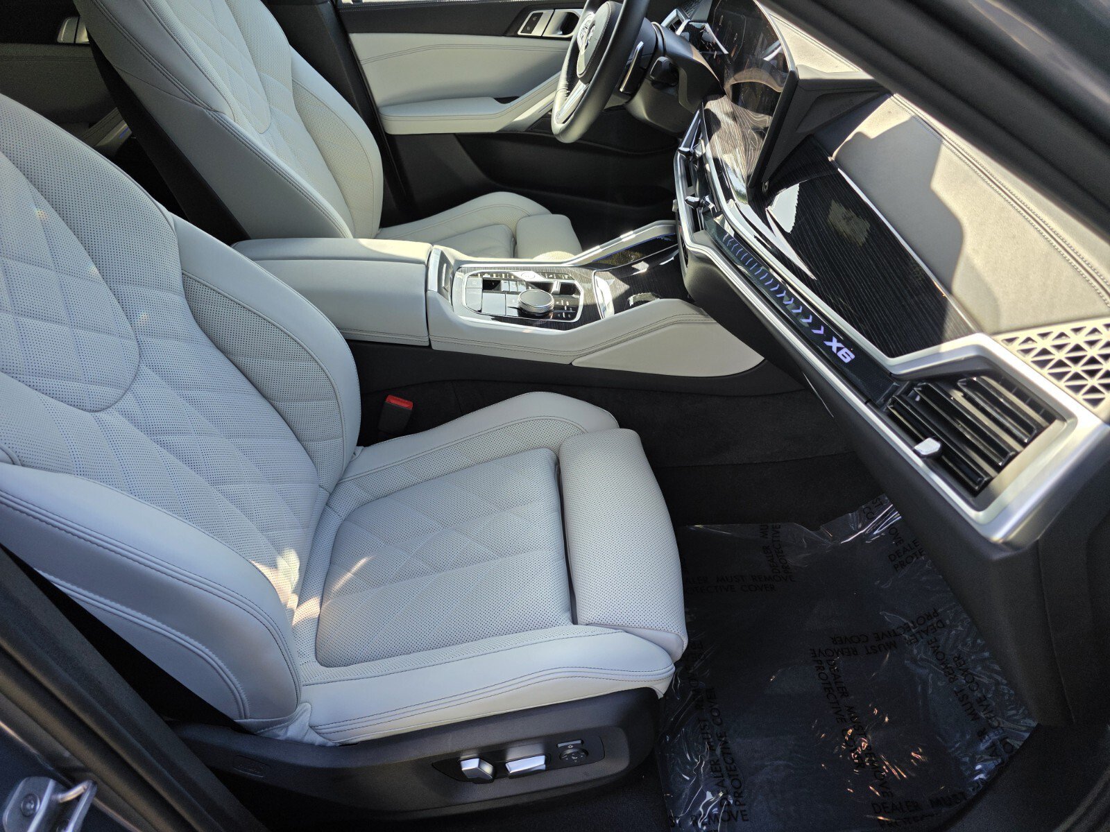 Used 2025 BMW X6 xDrive40i AWD/4WD image 3