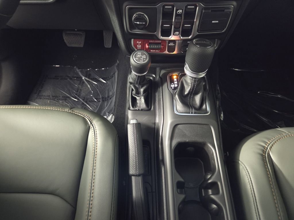 New 2026 Jeep Gladiator Mojave AWD/4WD image 13