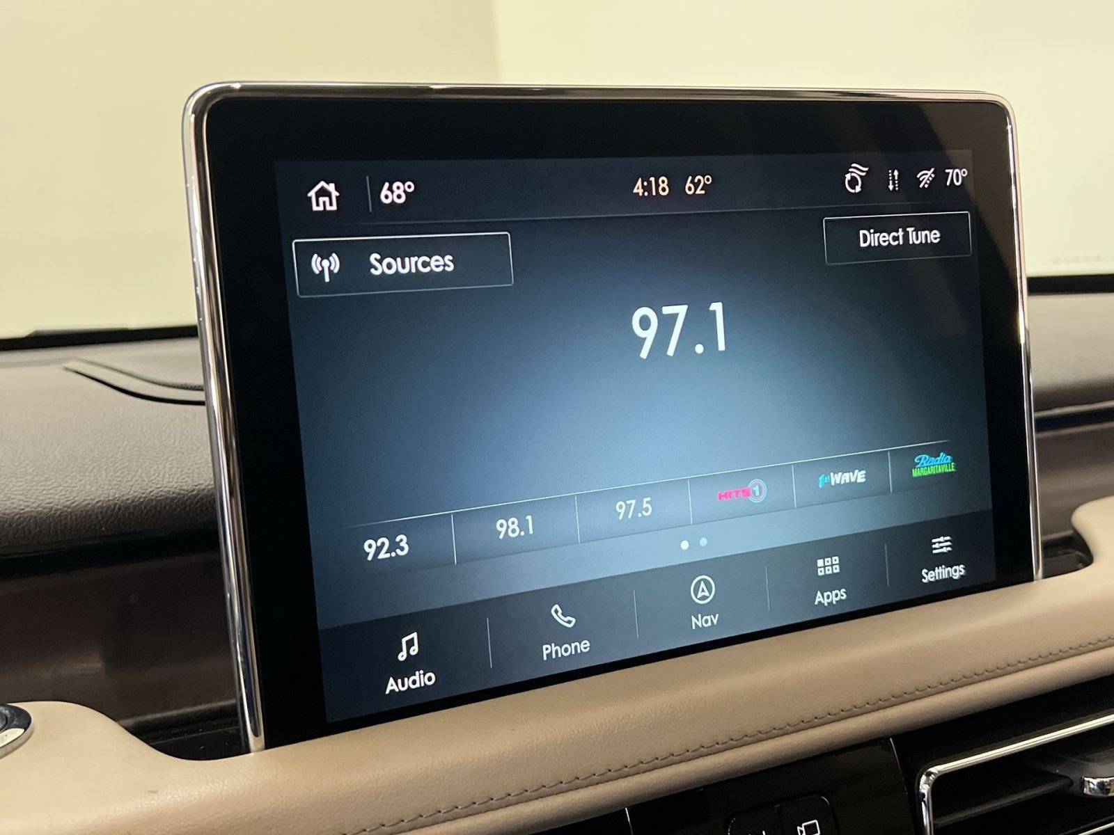 Used 2023 Lincoln Aviator Reserve w/ Equipment Group 201A AWD/4WD image 17