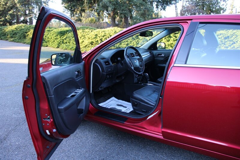 Used 2010 Ford Fusion SEL FWD image 5