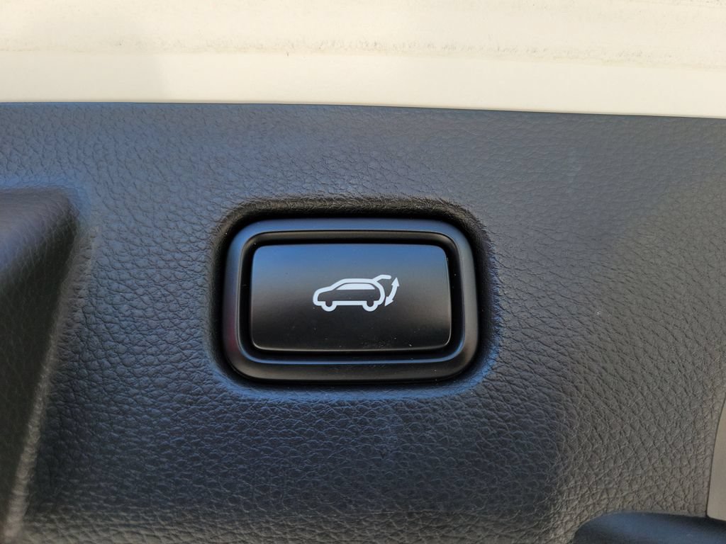 Certified 2024 Kia Seltos SX w/ SX Sunroof Package AWD/4WD image 13