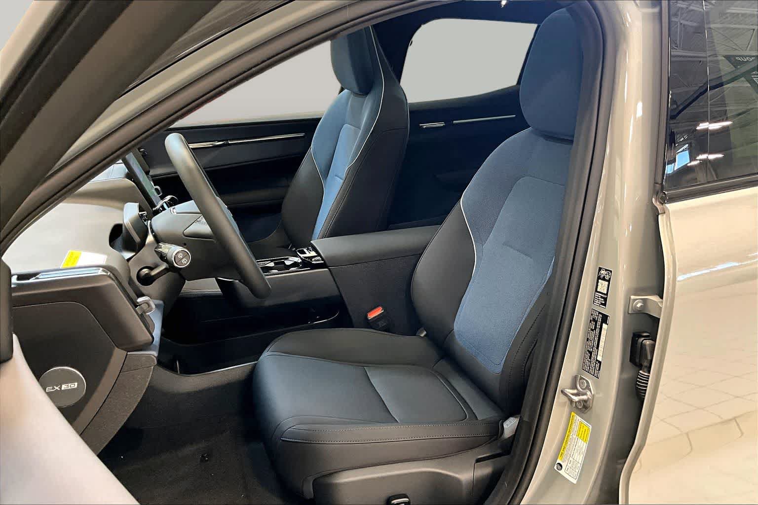 New 2026 Volvo EX30 Cross Country Ultra w/ Protection Package Premier AWD/4WD image 13