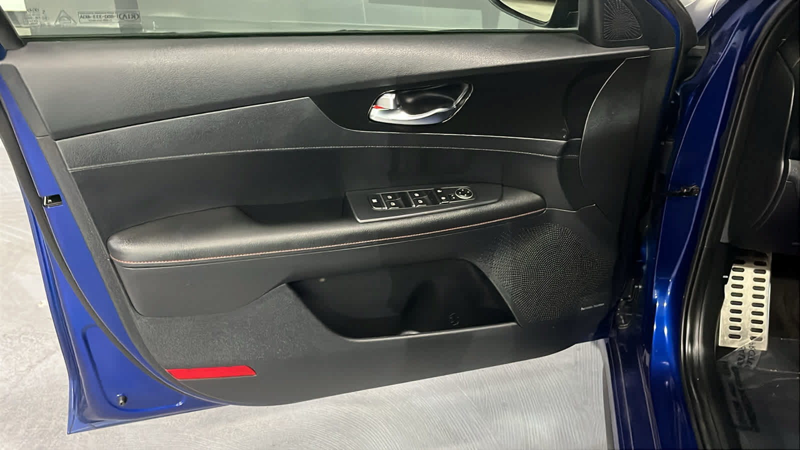 Used 2020 Kia Forte GT FWD image 9