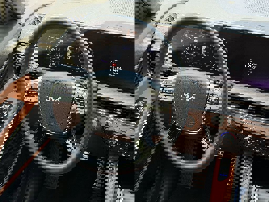 Certified 2025 Kia Telluride SX Prestige X-Line AWD/4WD image 13