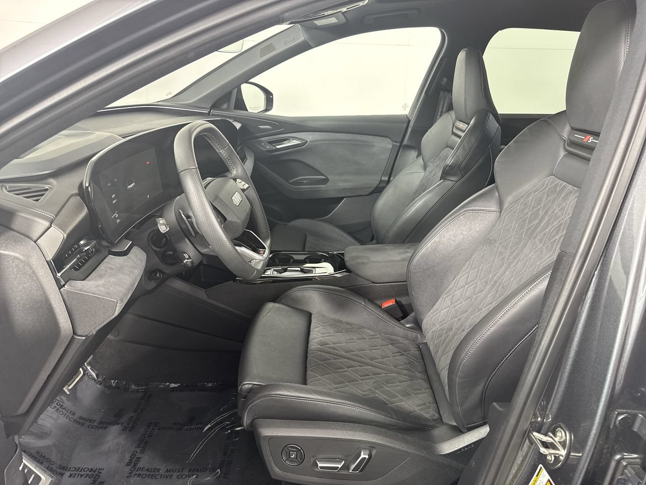 Used 2025 Audi SQ6 e-tron Premium Plus w/ Premium Plus AWD/4WD image 19