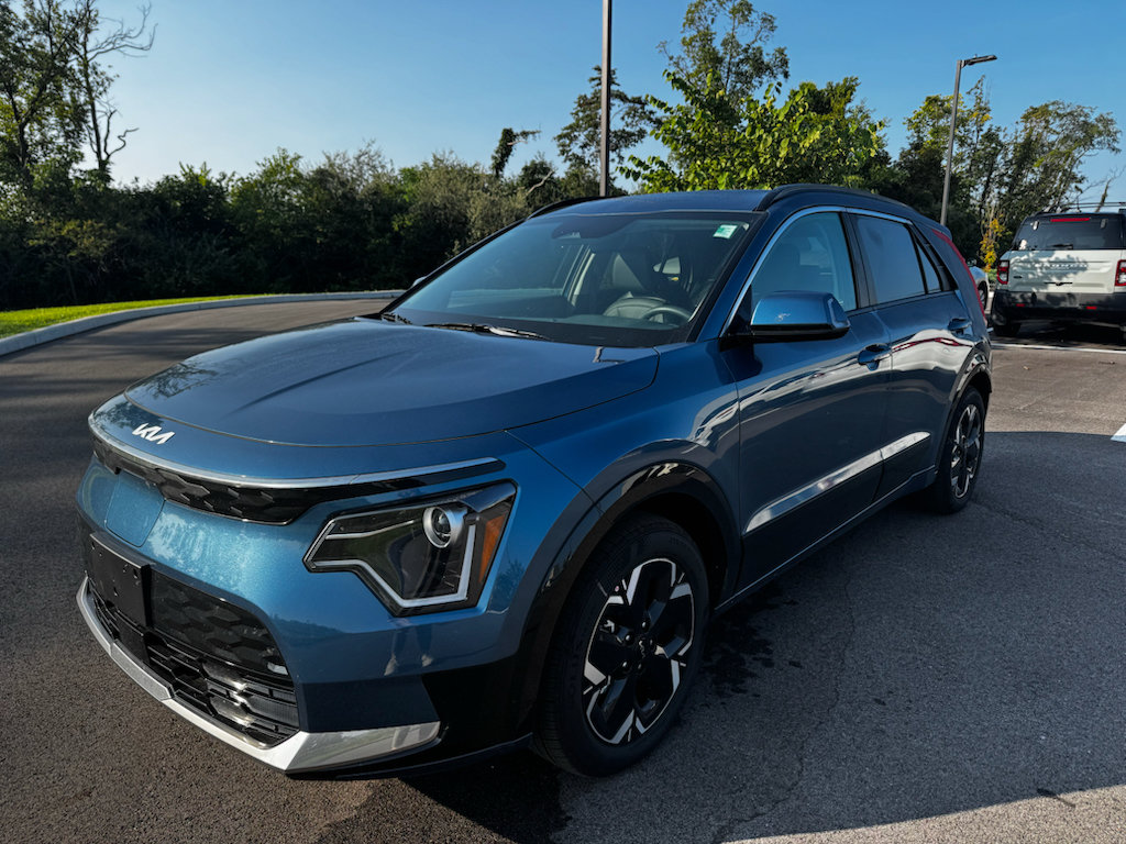 Used 2026 Kia Niro Wind w/ Wind Preserve Package FWD image 2