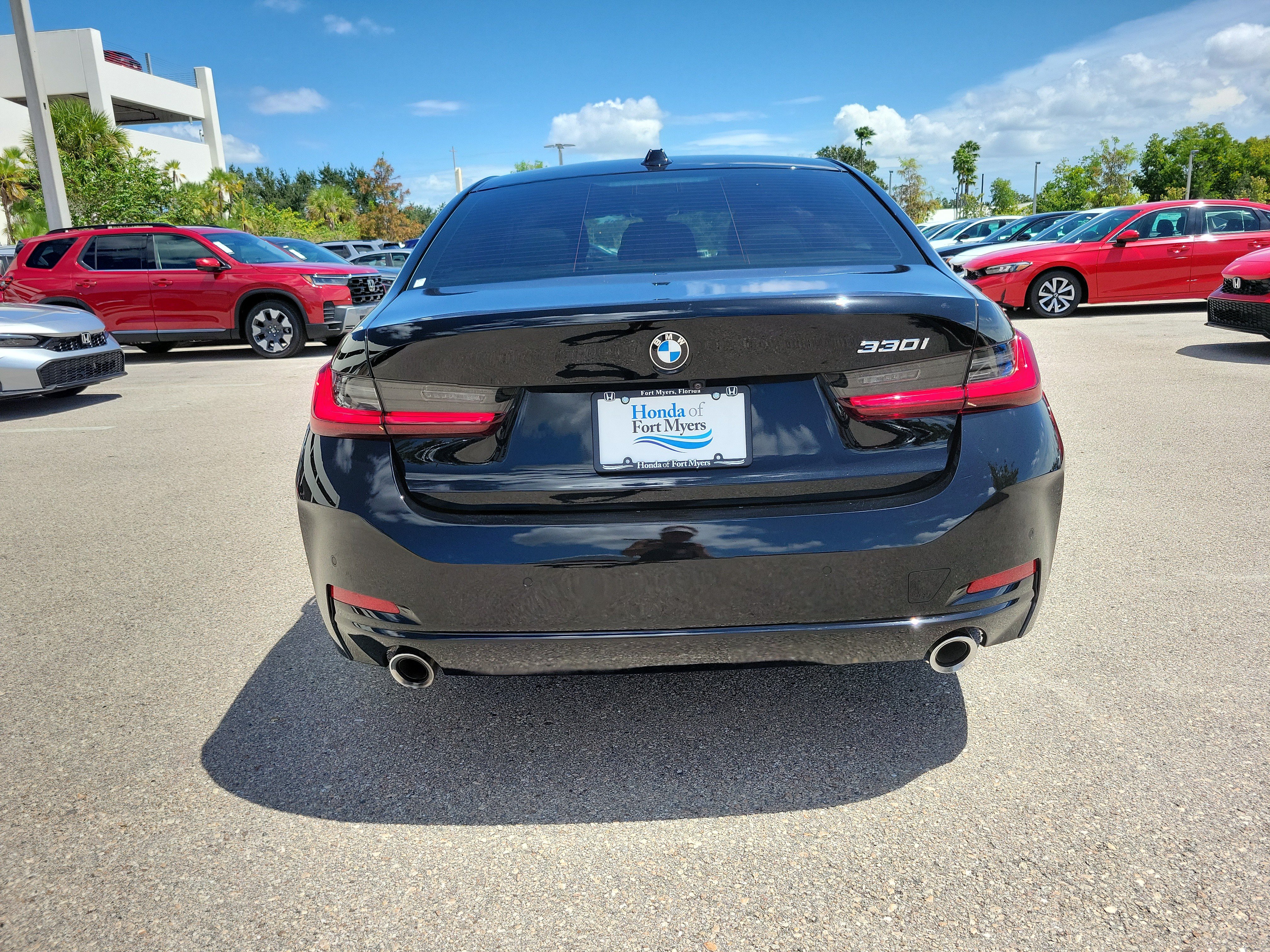 Used 2024 BMW 330i Sedan w/ Convenience Package RWD image 5