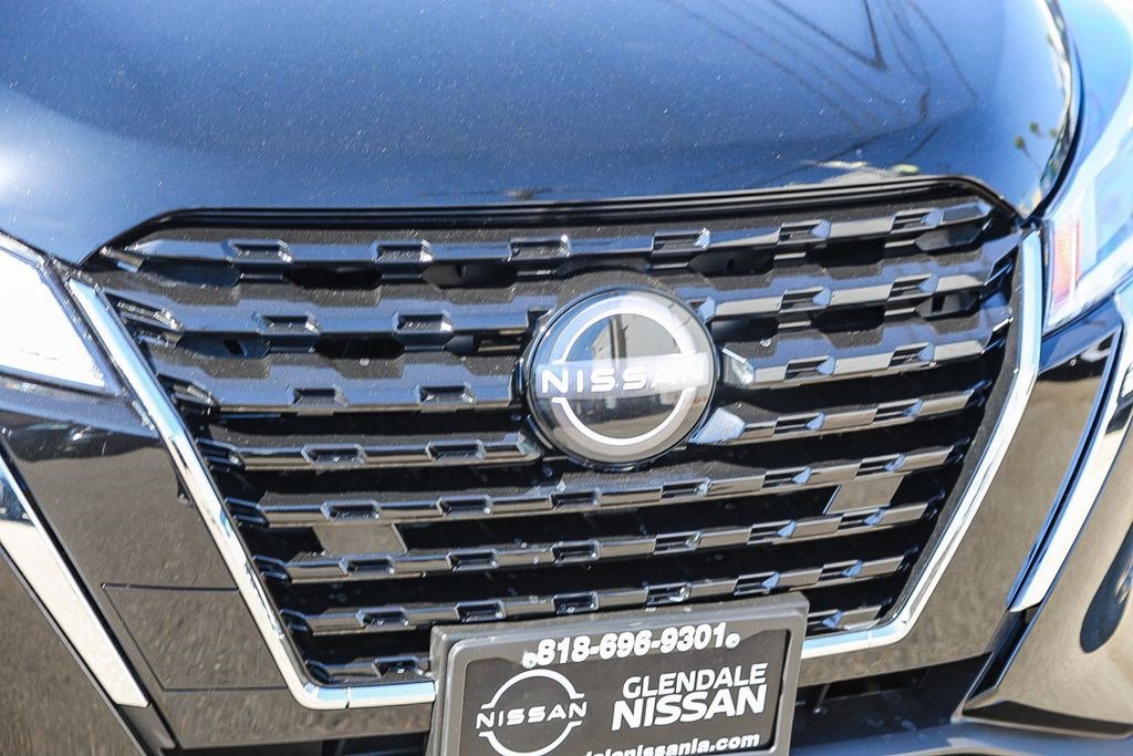 New 2025 Nissan Kicks Play S w/ Interior Electronics Package FWD image 5