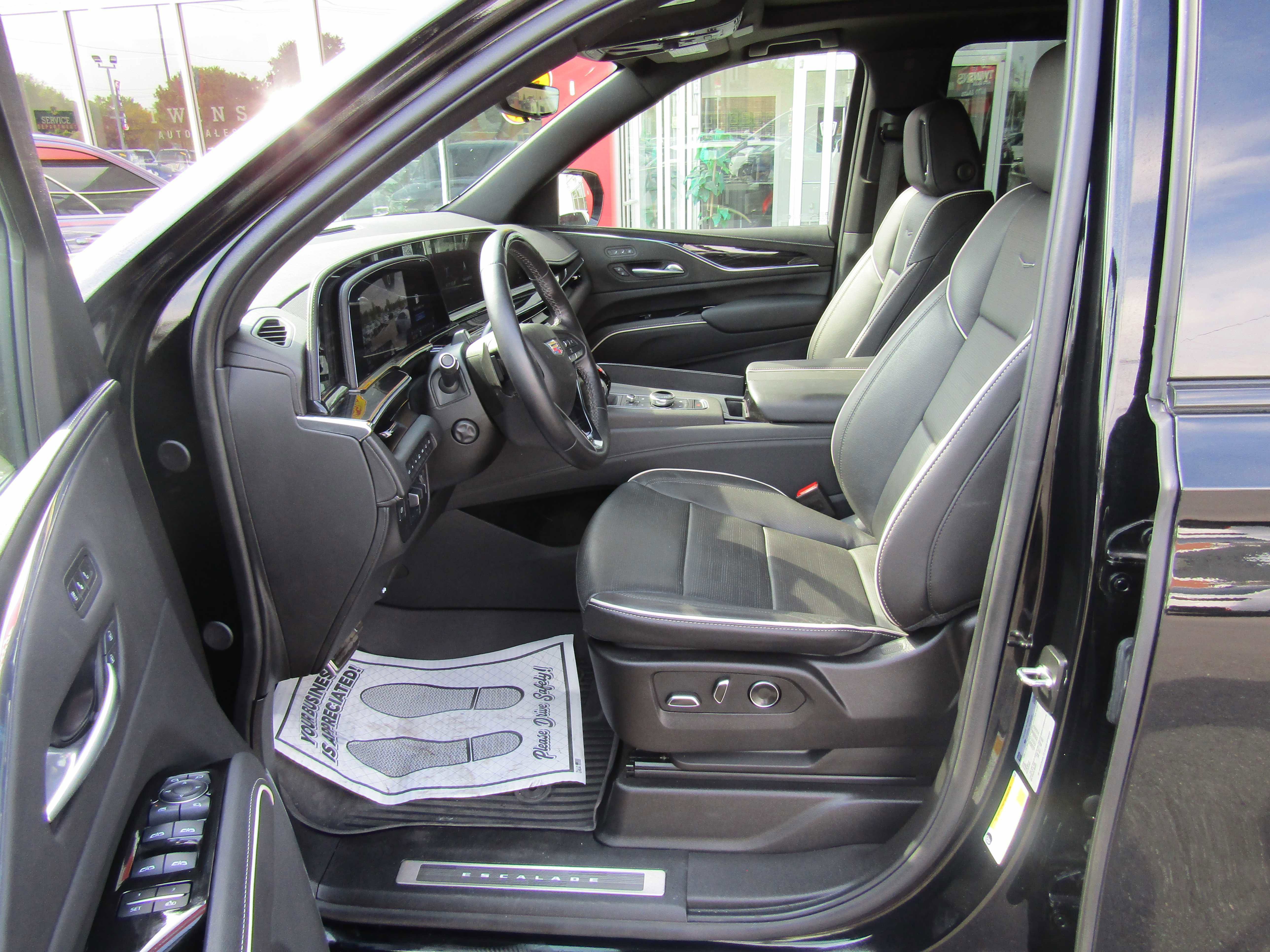 Used 2024 Cadillac Escalade Sport w/ LPO, ONYX Package AWD/4WD image 9