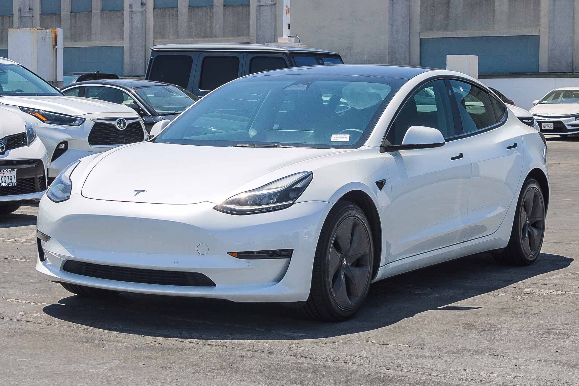 Used 2022 Tesla Model 3 Long Range AWD/4WD image 3